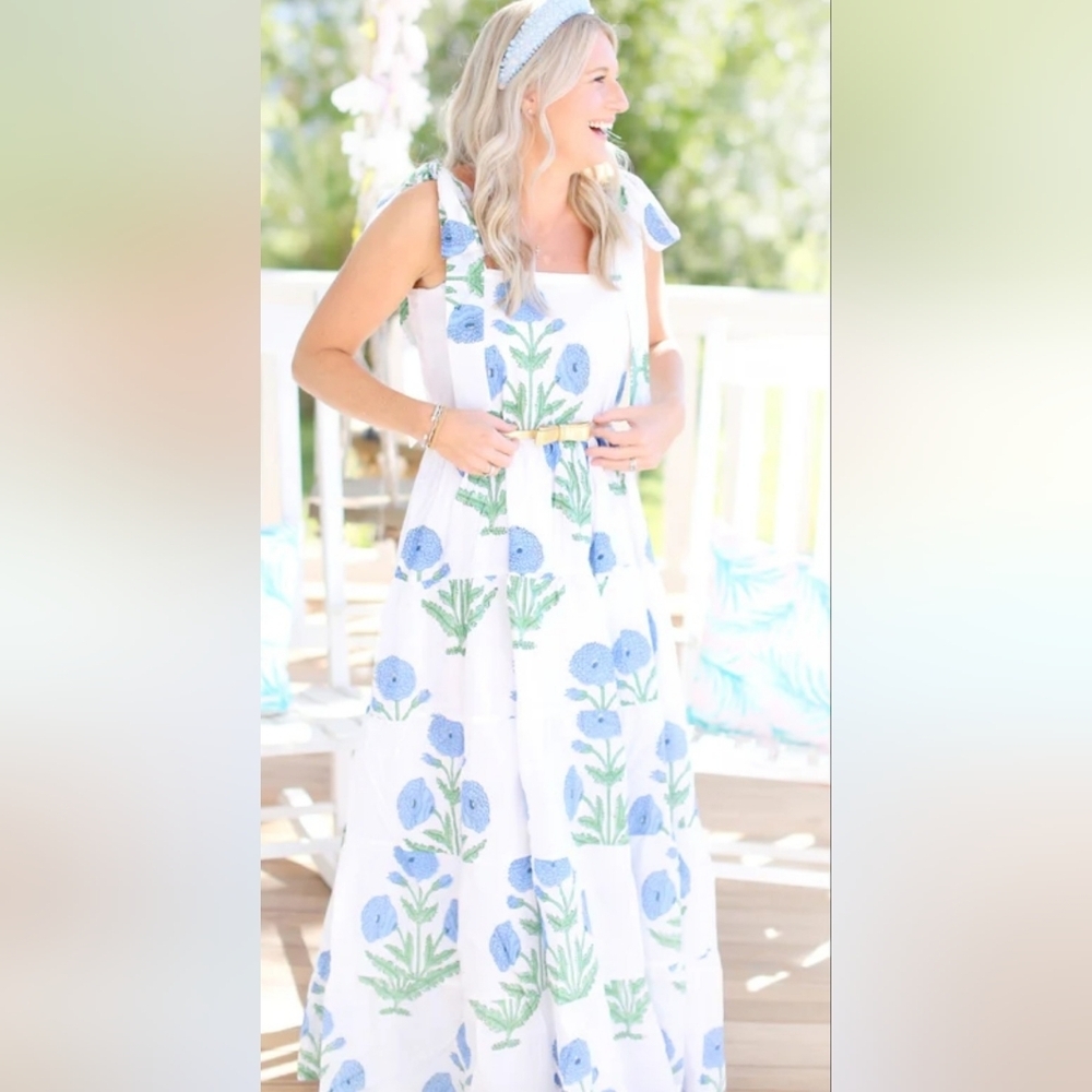 Darlington Isle Floral Maxi Dress in Blue and Green Adjustable Straps PTP 17